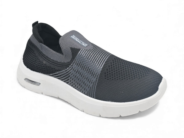 black sneakers for men